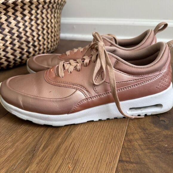 Nike Air Max Thea SE Metallic Red Bronze Rose Gold Sneakers 10 - Picture 2 of 9